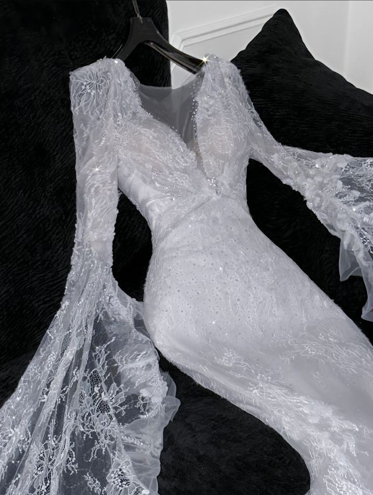 Timeless Mermaid Tulle Lace Long Sleeves Long Wedding Dresses C4268