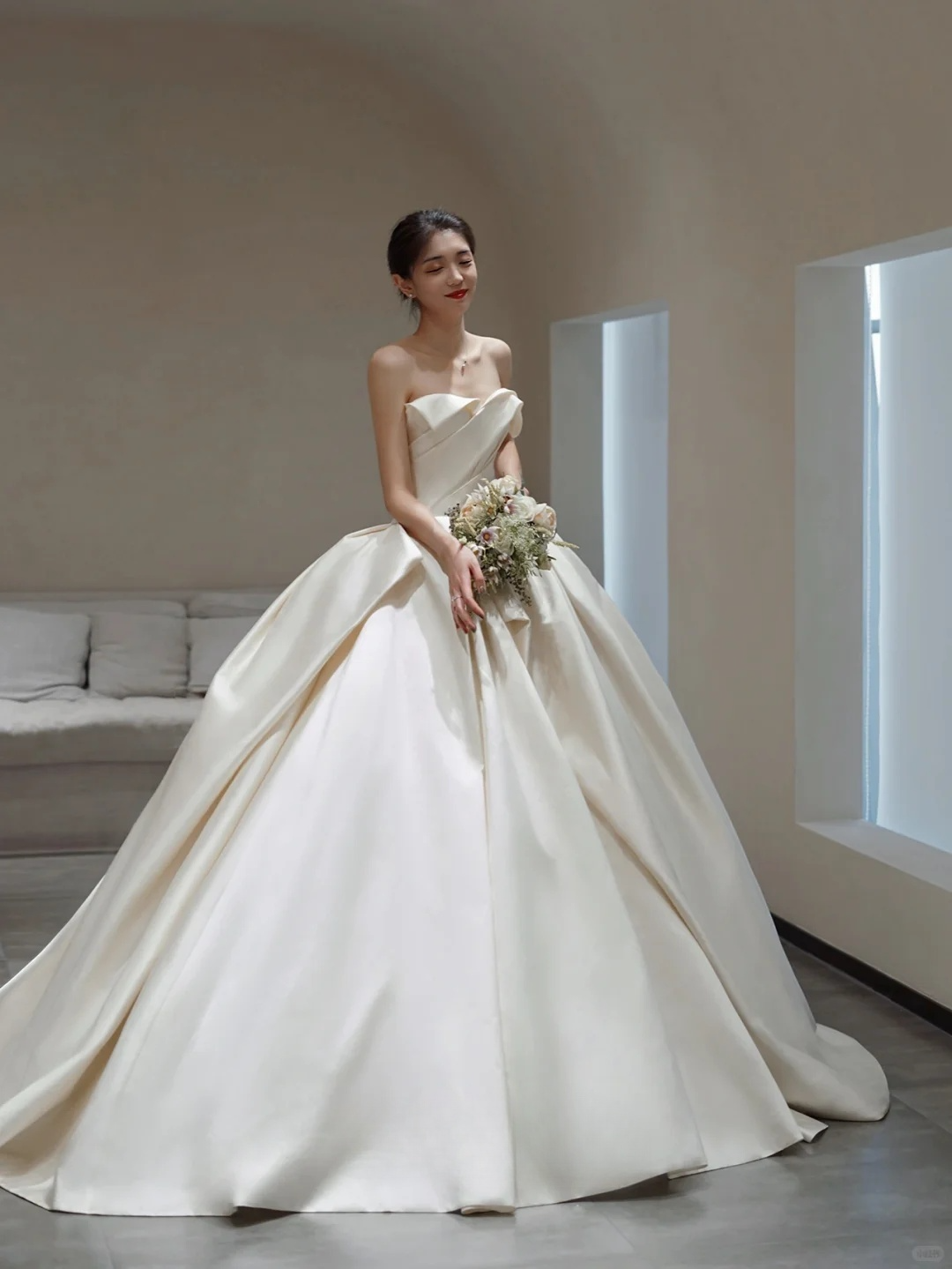 Pretty Ball Gown Strapless Satin Pleated With Veil Long Wedding Dresses C4286