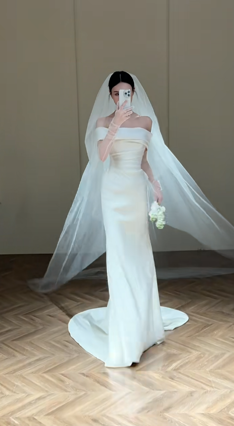 Classy Mermaid Off The Shoulder Satin With Gloves Veil Long Wedding Dresses C4327