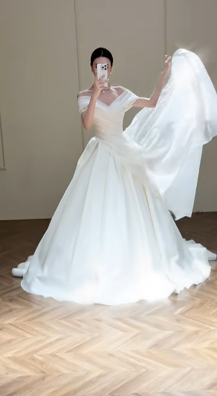 Elegant Ball Gown Off The Shoulder Chiffon Long Wedding Dresses C4333