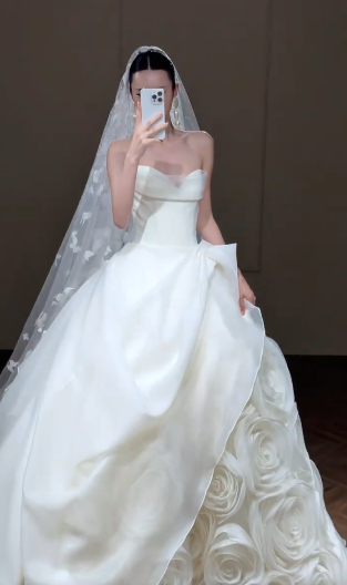 Stunning Ball Gown Sweetheart Chiffon With Veil Long Wedding Dresses C4349