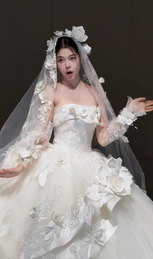 Gorgeous Ball Gown Strapless Satin Tulle Applique With Sleeves Veil Long Wedding Dresses C4354