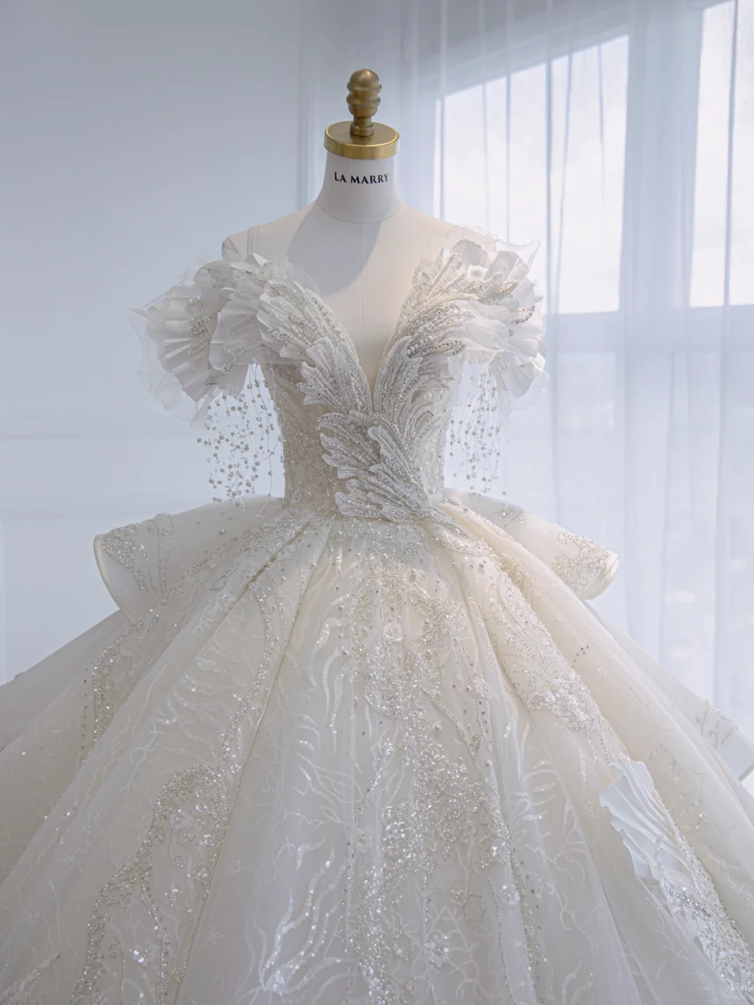 Timeless Ball Gown Off The Shoulder Tulle Sequin Beads Long Wedding Dresses C4367