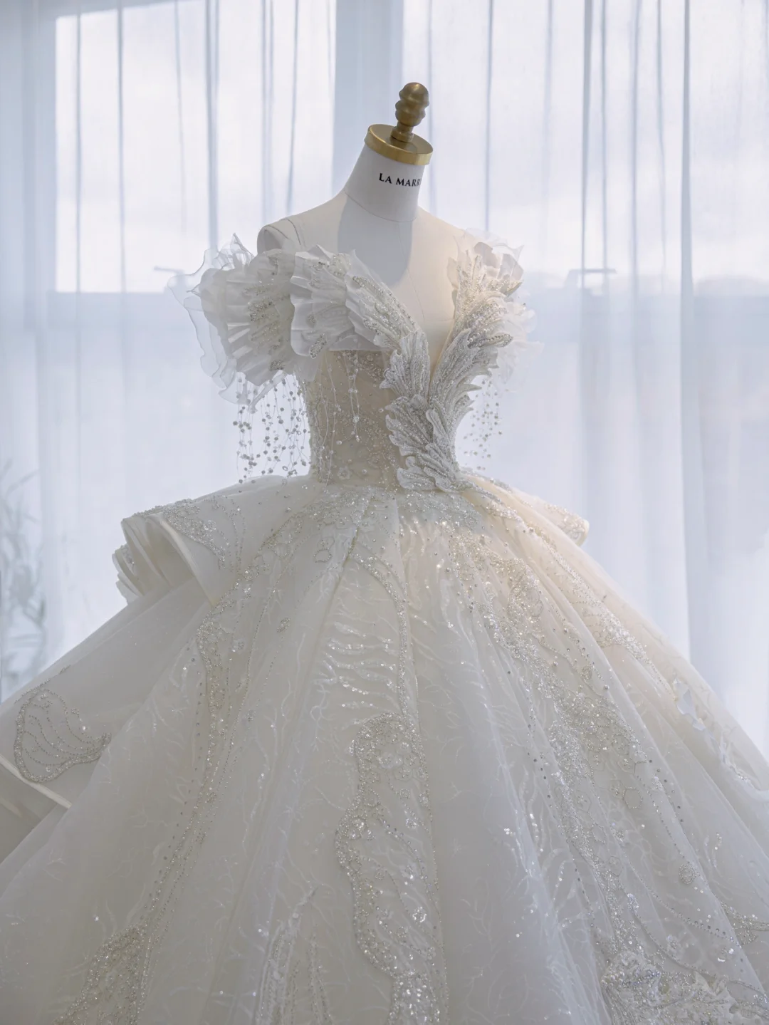 Timeless Ball Gown Off The Shoulder Tulle Sequin Beads Long Wedding Dresses C4367