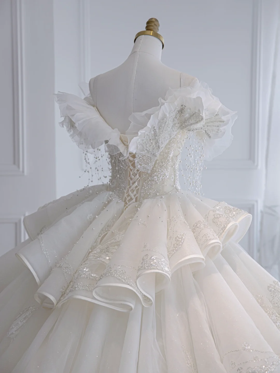 Timeless Ball Gown Off The Shoulder Tulle Sequin Beads Long Wedding Dresses C4367