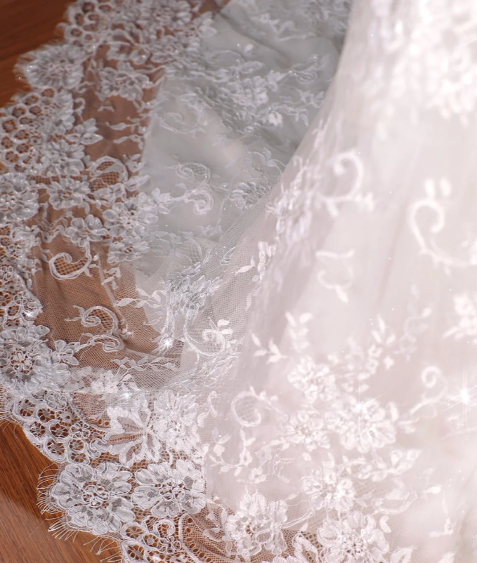 Gorgeous Mermaid Satin Lace Beads Long Wedding Dresses C4372