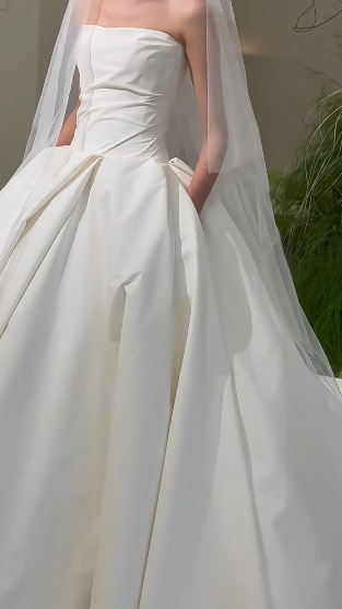 Elegant Simple Ball Gown Strapless Satin With Veil Long Wedding Dresses C4374