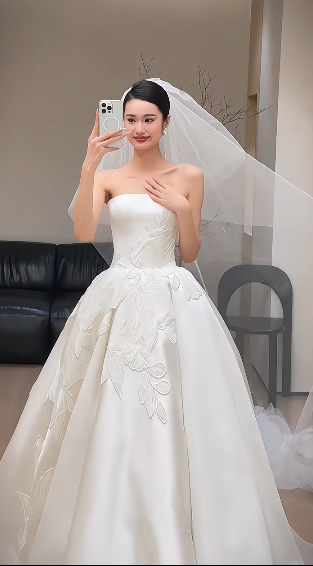 Classy Ball Gown Strapless Satin Applique With Veil Long Wedding Dresses C4377
