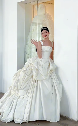 Unique Ball Gown Square Satin Pleated Long Wedding Dresses C4378