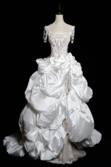 Vintage Ball Gown Spaghetti Straps Satin Beads Long Wedding Dresses C4381