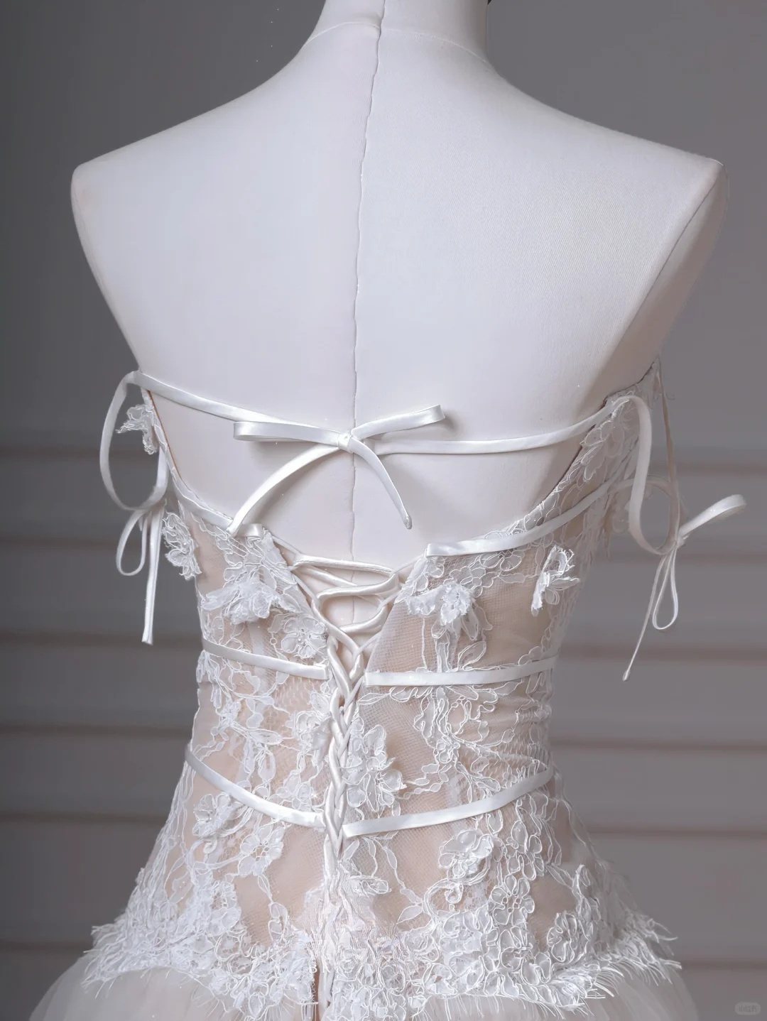 Pretty A Line Spaghetti Straps Tulle Lace Applique Long Wedding Dresses C4385