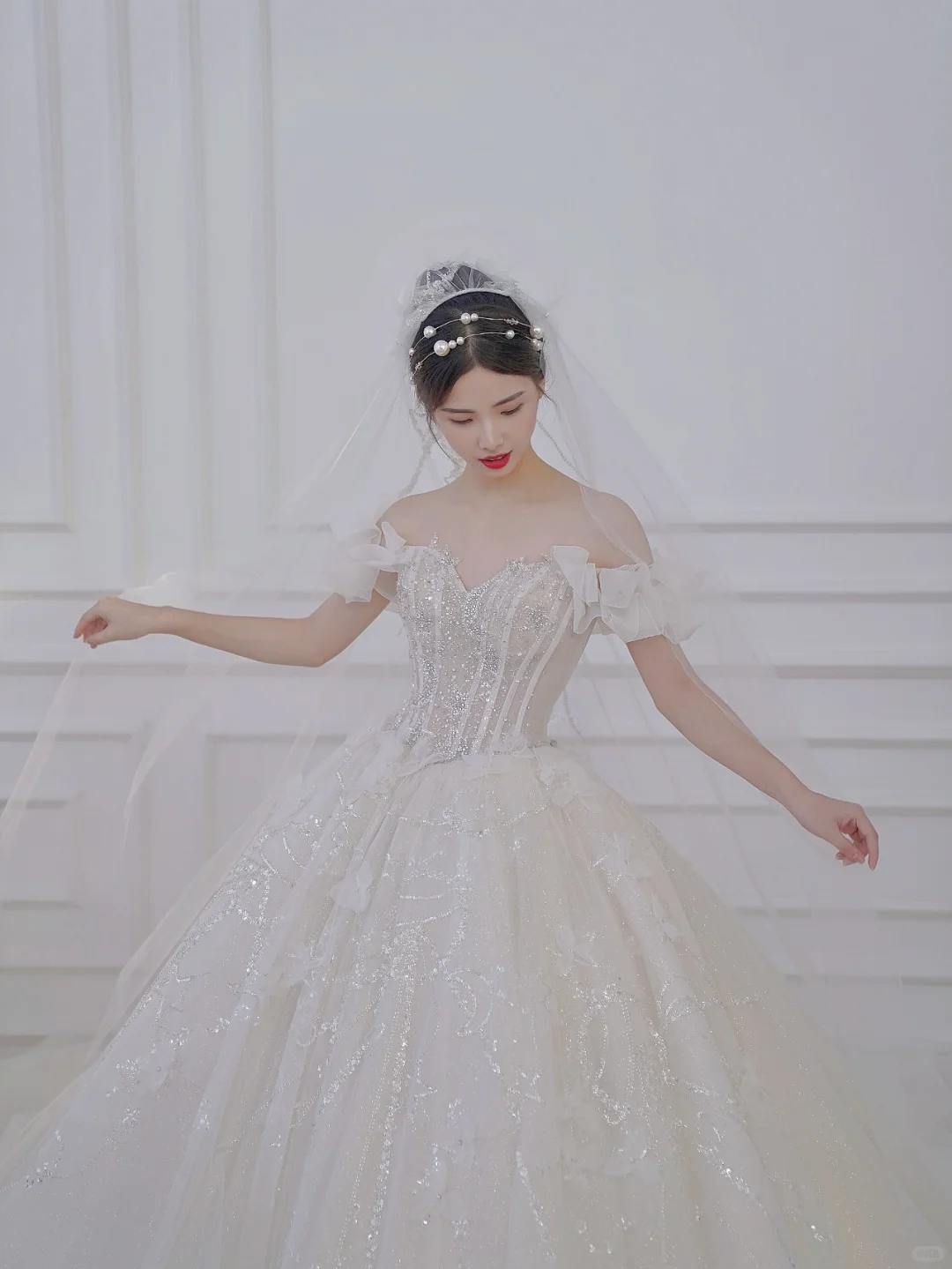 Pretty Ball Gown Off The Shoulder Tulle Sequin With Veil Long Wedding Dresses C4401