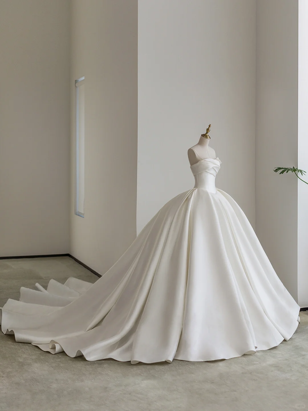 Timeless Ball Gown Strapless Satin Tulle Beads Long Wedding Dresses C4429