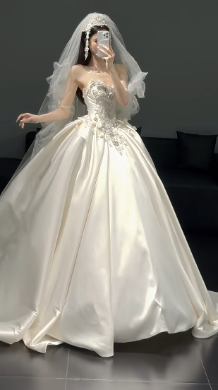 Timeless Ball Gown Strapless Satin Sequin Beads With Veil Long Wedding Dresses C4443