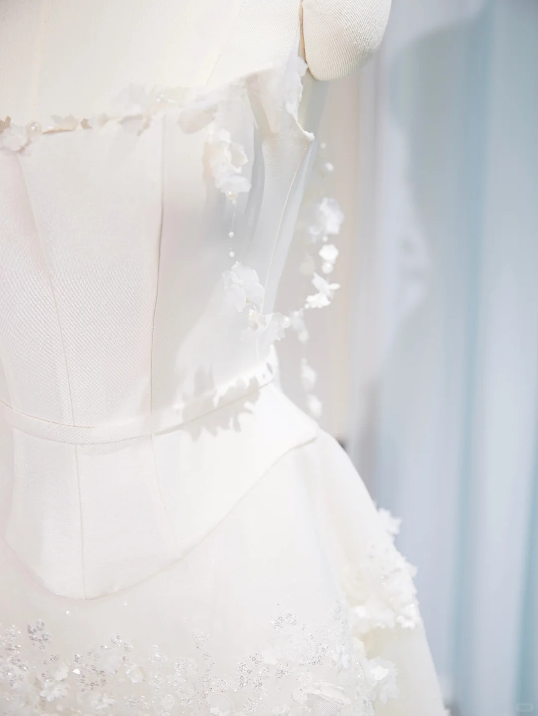 Princess A Line Spaghetti Straps White Satin Tulle Applique Long Wedding Dresses C4448