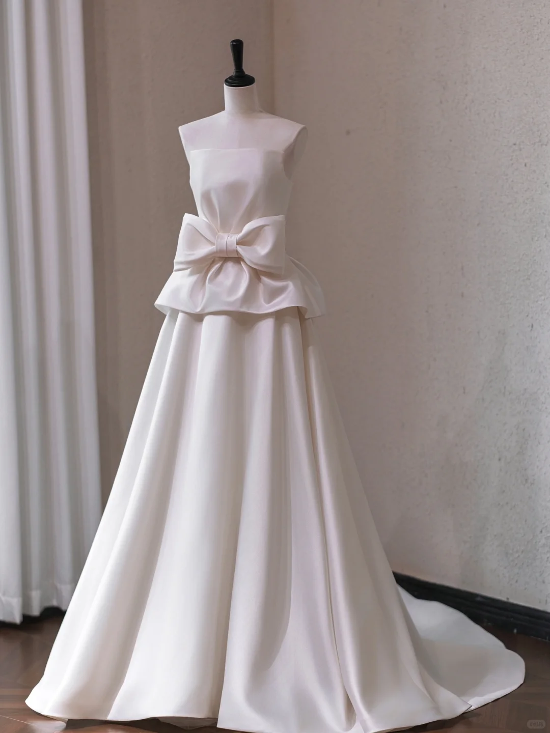 Elegant A Line Strapless Satin With Bow Long Wedding Dresses C4479