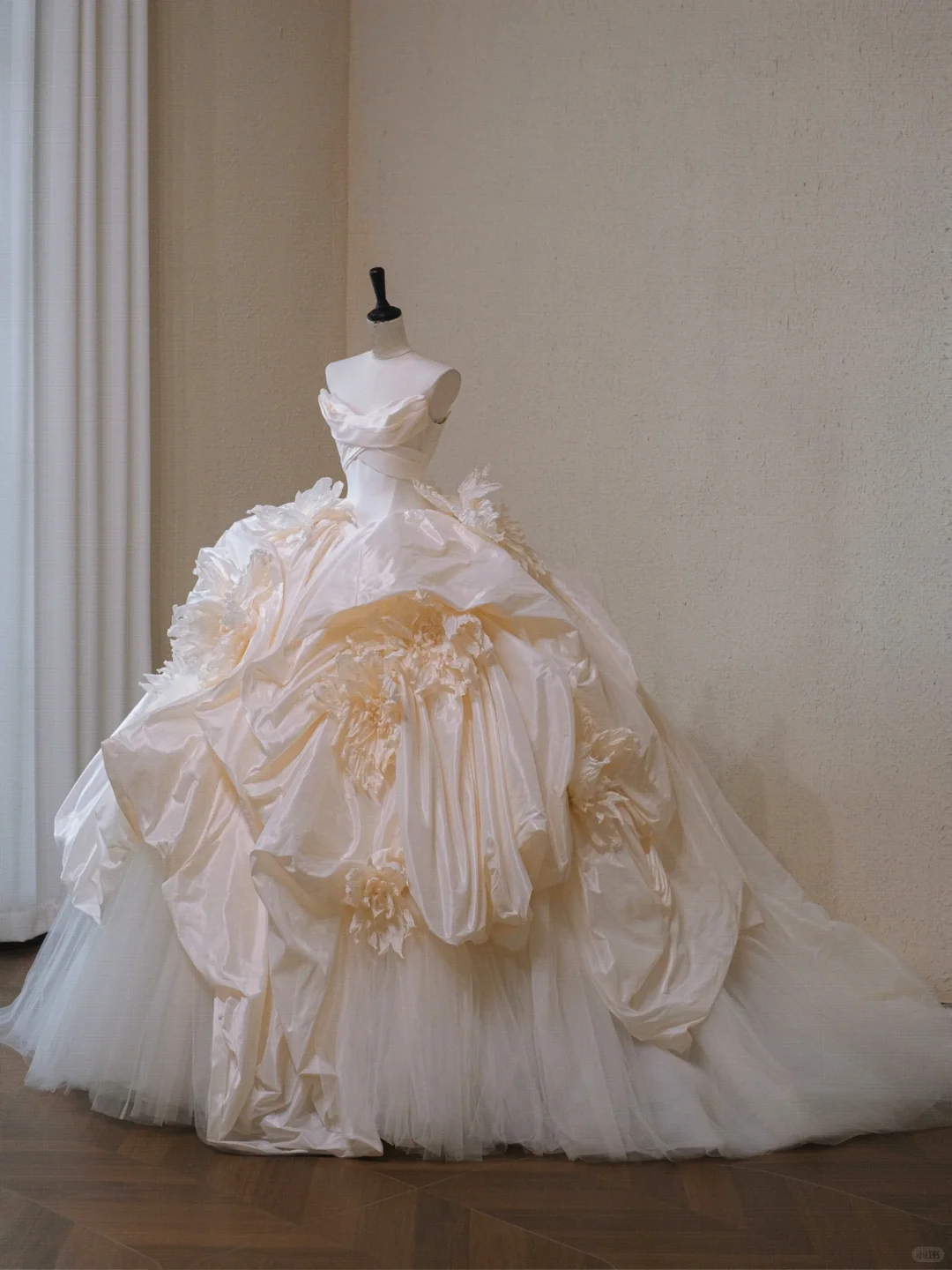 Timeless Ball Gown Strapless Satin Tulle Long Wedding Dresses C4509