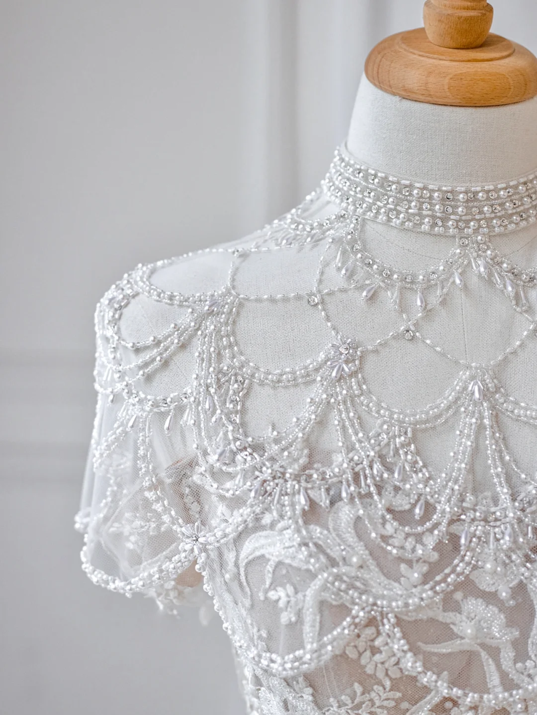 Dreamy Ball Gown Tulle Applique Beads Long Wedding Dresses C4539