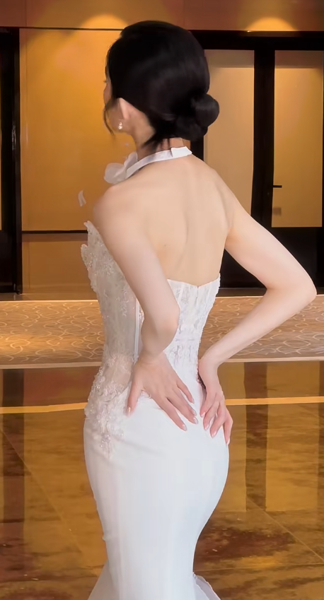 Stunning Mermaid Strapless Satin Tulle Lace Long Wedding Dresses C4563