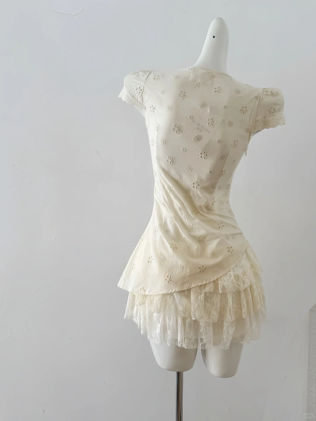 Pretty 18th A Line Satin Lace Short Sleeves Short Homecoming Dress Birthday Outfits C4599