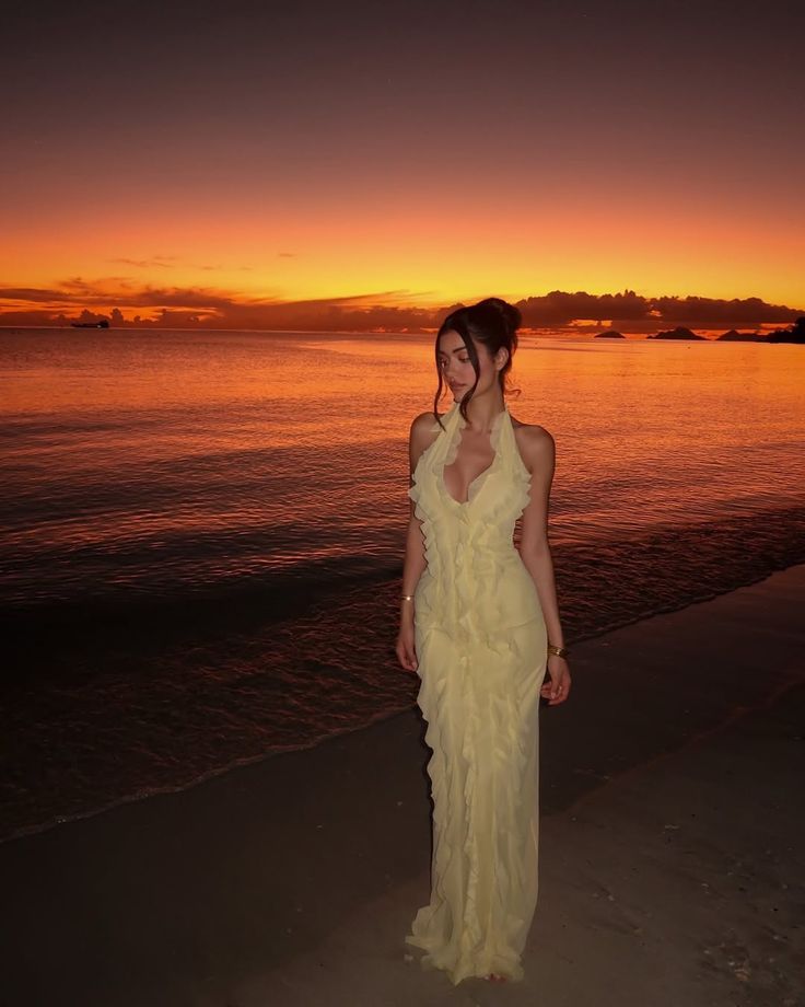 Pretty Mermaid Halter Pastel Yellow Chiffon Ruffles Long Prom Dresses Formal Dress C4784