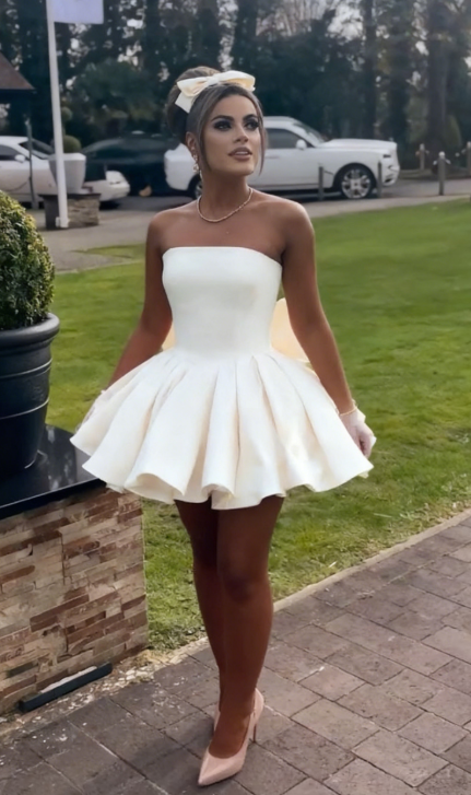 Pretty A Line Strapless Satin Back With Bow Short Homecoming Dress 18th Birthday Outfits C4802