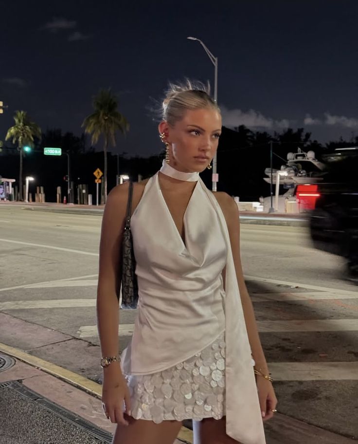 Chic A Line Halter Satin Sequin Short Homecoming Dress 22th Birthday Outfits C4824