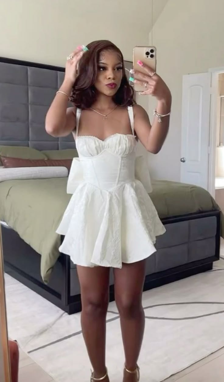 Sweet 16th White A Line Spaghetti Straps Satin Back With Bow Short Homecoming Dress Birthday Outfits C4928
