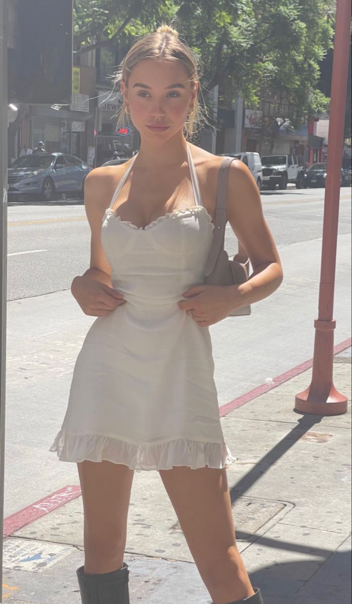 Elegant A Line Halter Satin Short Homecoming Dress 20th Birthday Outfits C5033