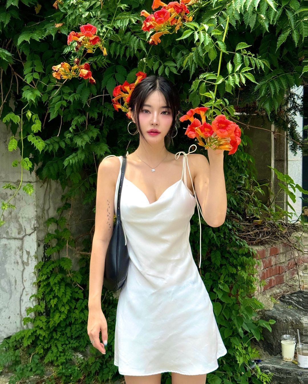 Elegant A Line Spaghetti Straps Satin Short Homecoming Dress 17th Birthday Outfits C5112