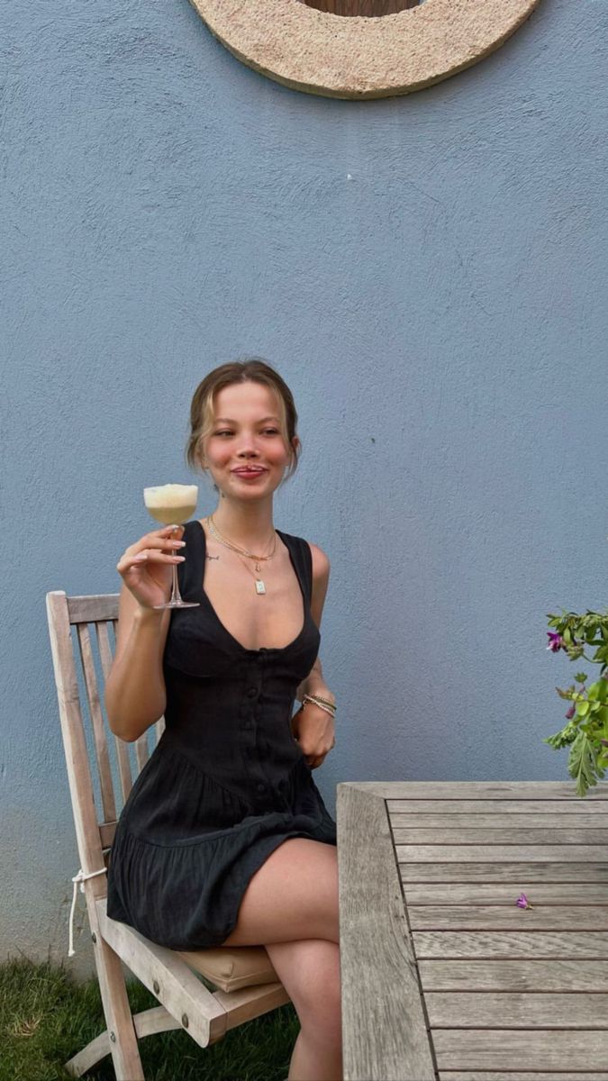 Elegant U Neck A Line Black Satin Short Homecoming Dress 20th Birthday Outfits C5179