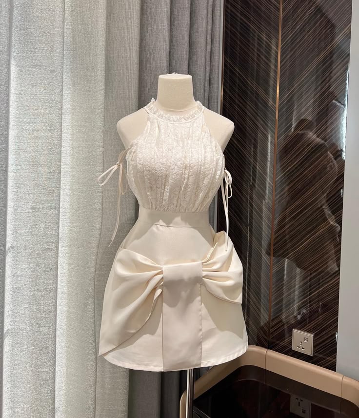 Classy A Line Halter Satin With Bow Mini Short Homecoming Dress 19th Birthday Outfits C5245