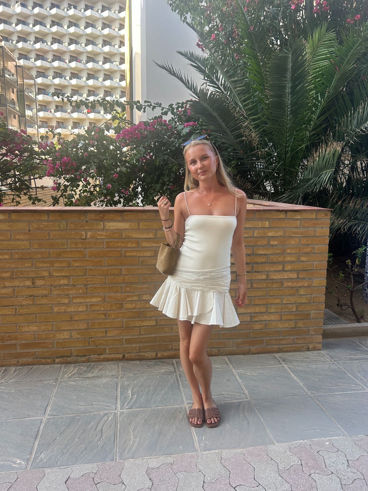 Modest Mermaid Spaghetti Straps Satin With Ruffles Hem Short Homecoming Dress 21th Birthday Outfits C5295