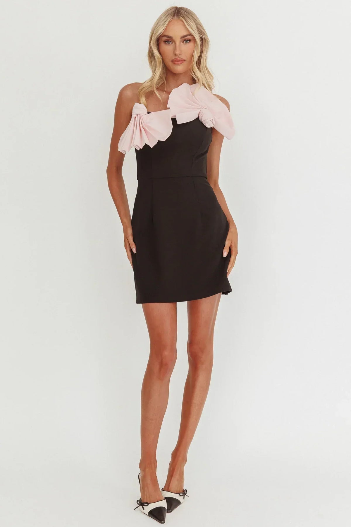 Oversized Contrast Bow Strapless A-Line Mini Dress 4