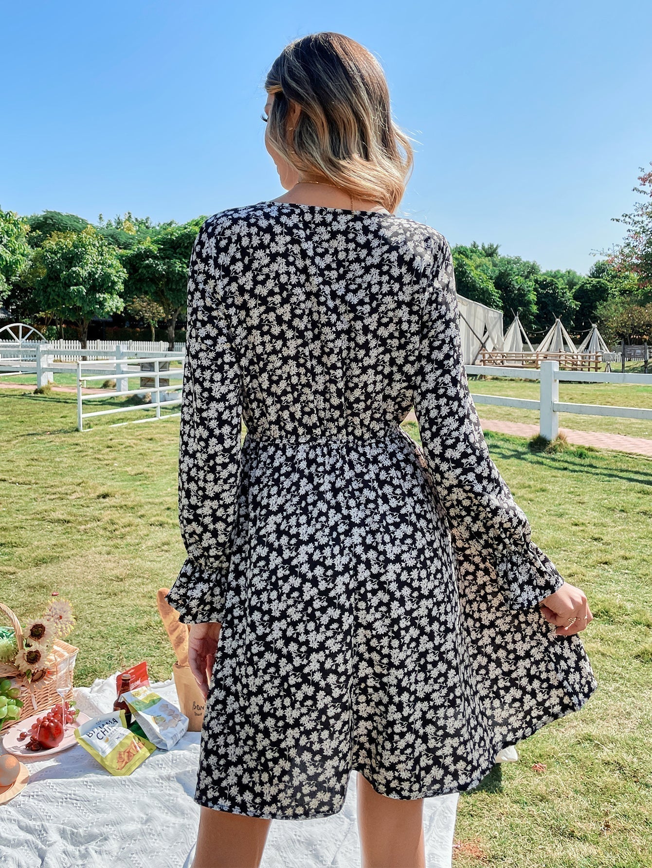 Disty Floral V Neck Elastic Waist Dress