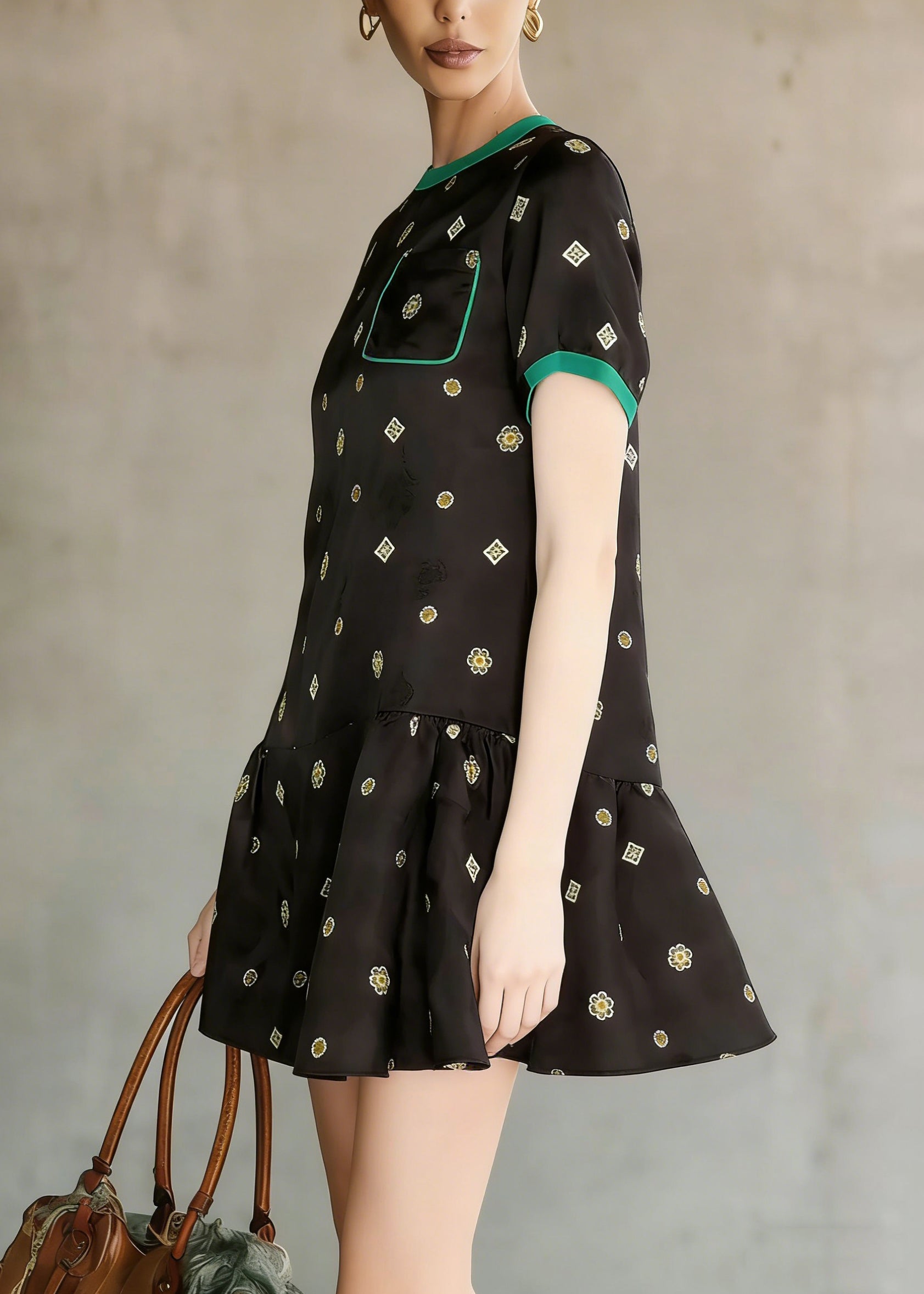 Round Neck Short Sleeve Drop Waist Pocket Floral Print Mini Dress
