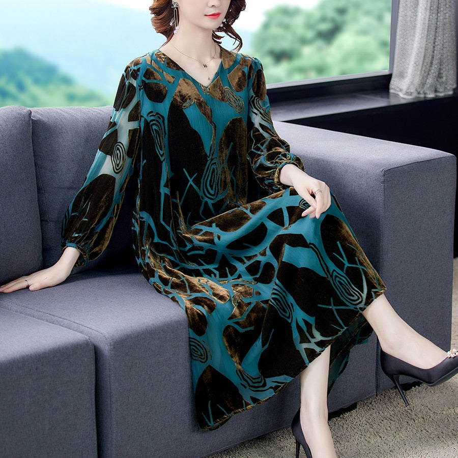 Elegant V-neck A-line Silk Velvet Long Dress - View 4