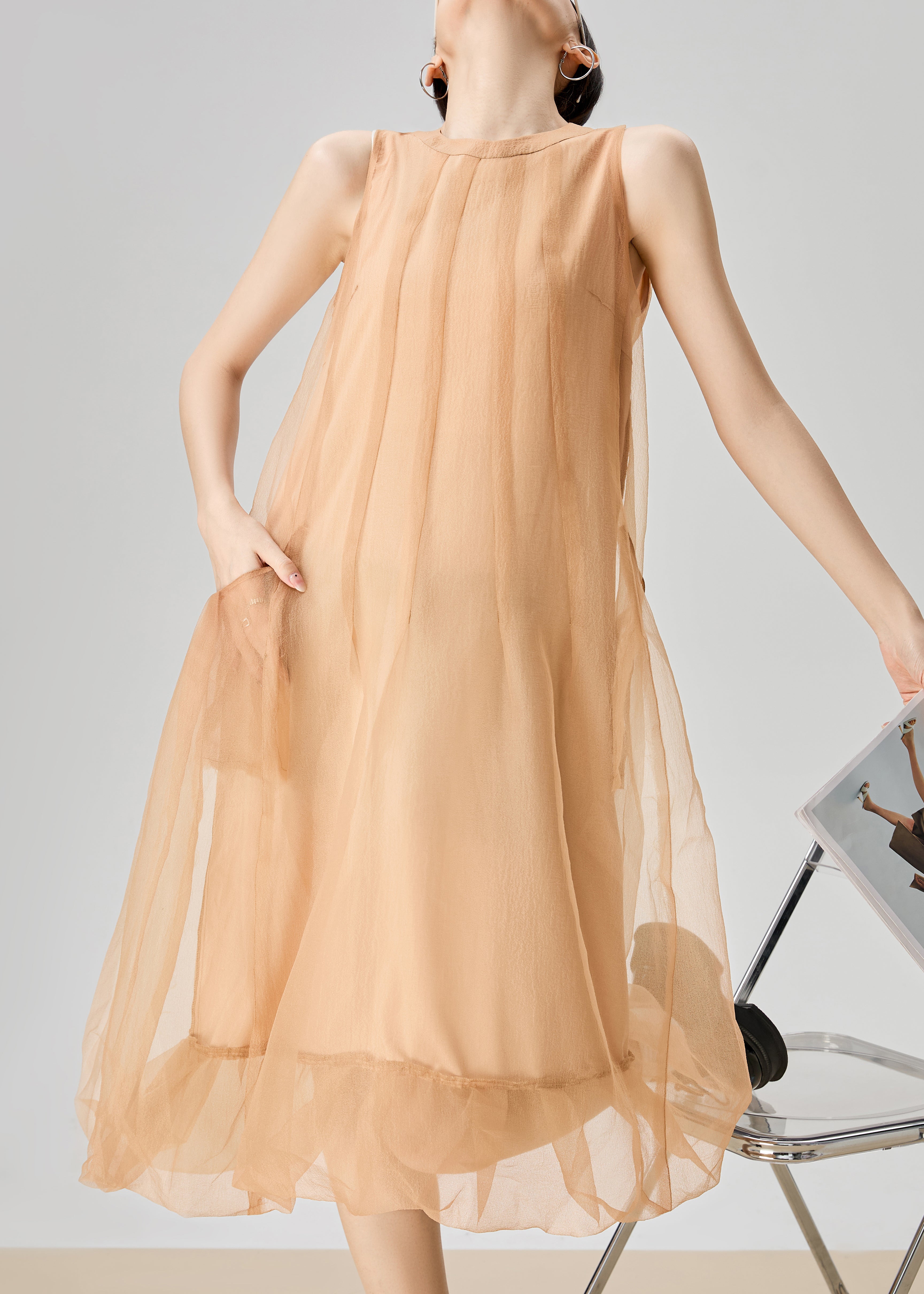 Round Neck Sleeveless Pleated Tulle Overlay Gathered Midi Dress