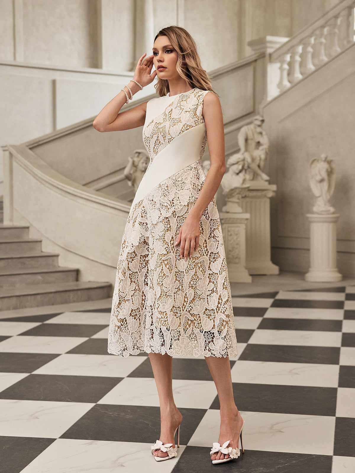 Sleeveless Lace Midi Dress - View 2