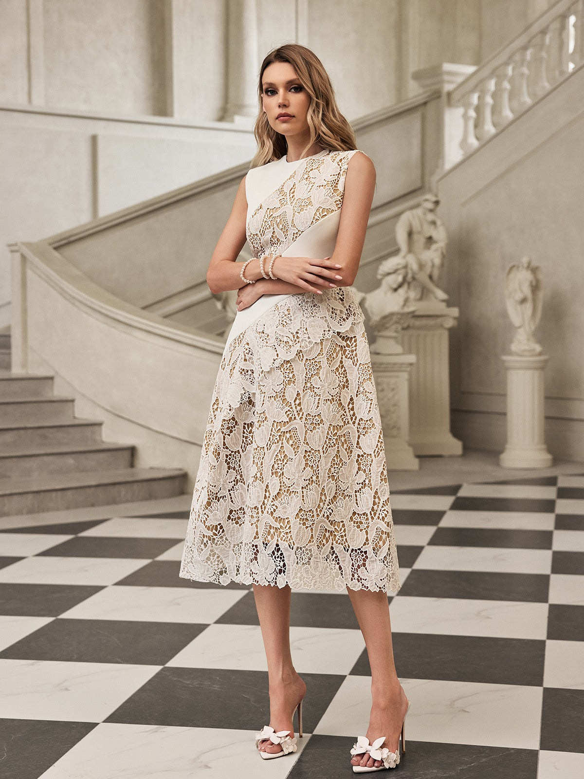 Sleeveless Lace Midi Dress - View 5