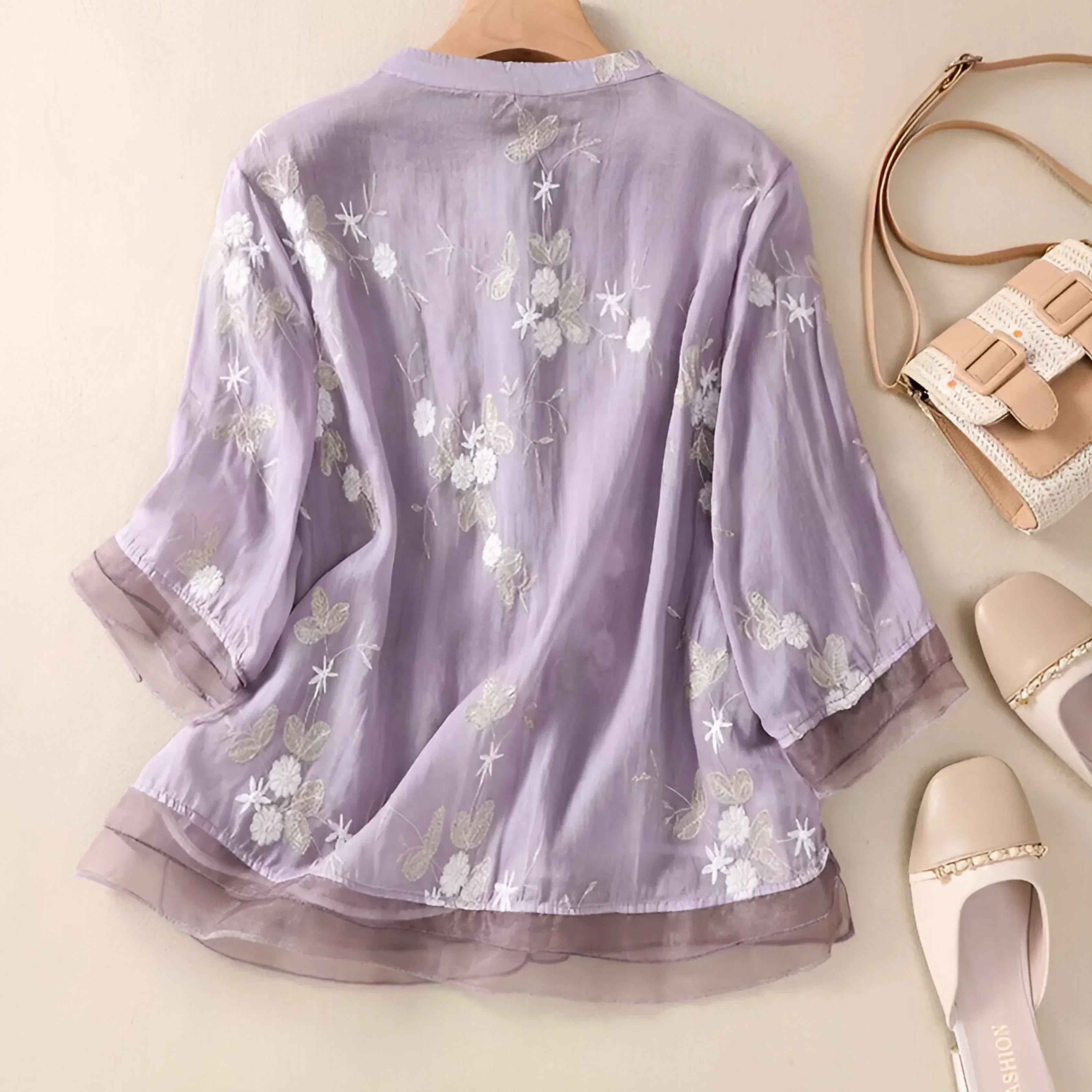 Elegant Floral Women's Top with Lightweight Fabric and Comfortable Fit