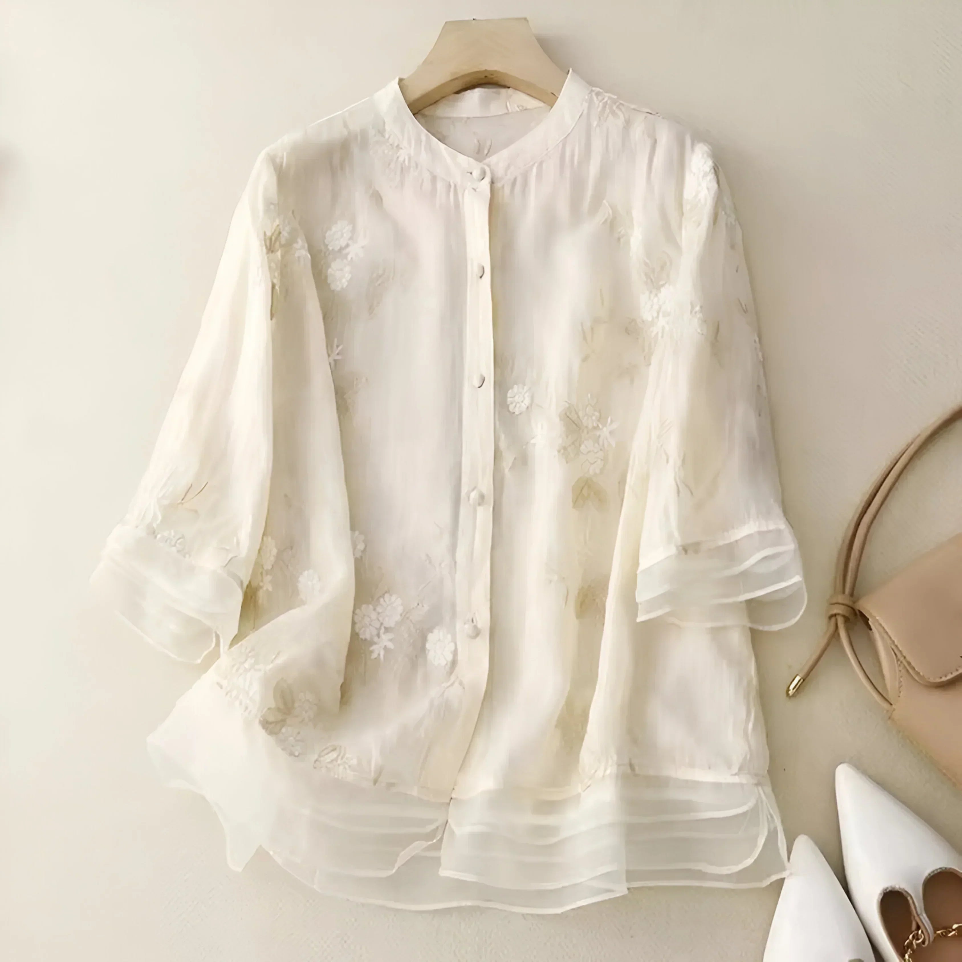 Elegant Floral Women's Top with Lightweight Fabric and Comfortable Fit
