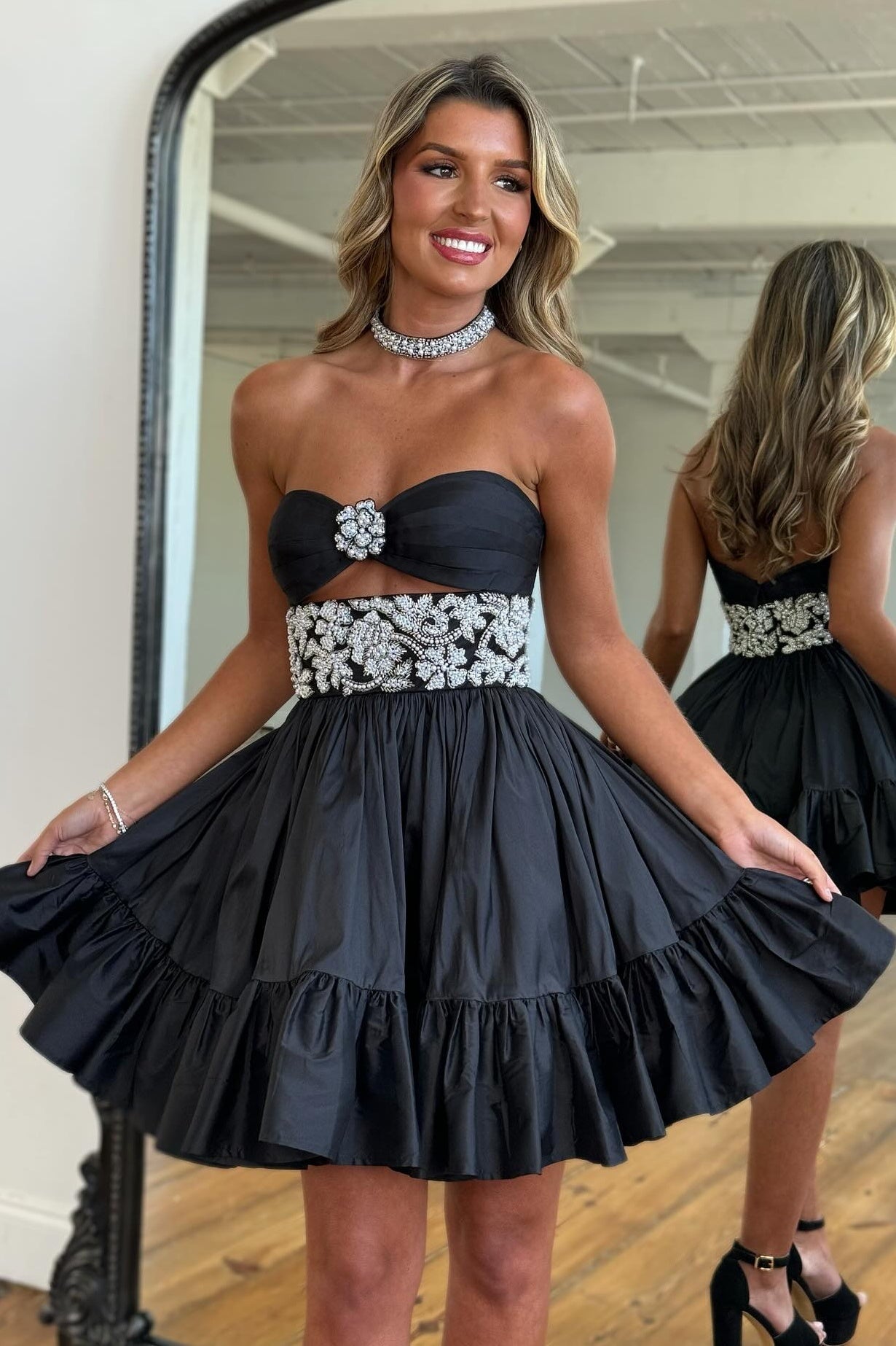 Gorgeous A Line Sweetheart Black Short Homecoming Dress with Beading