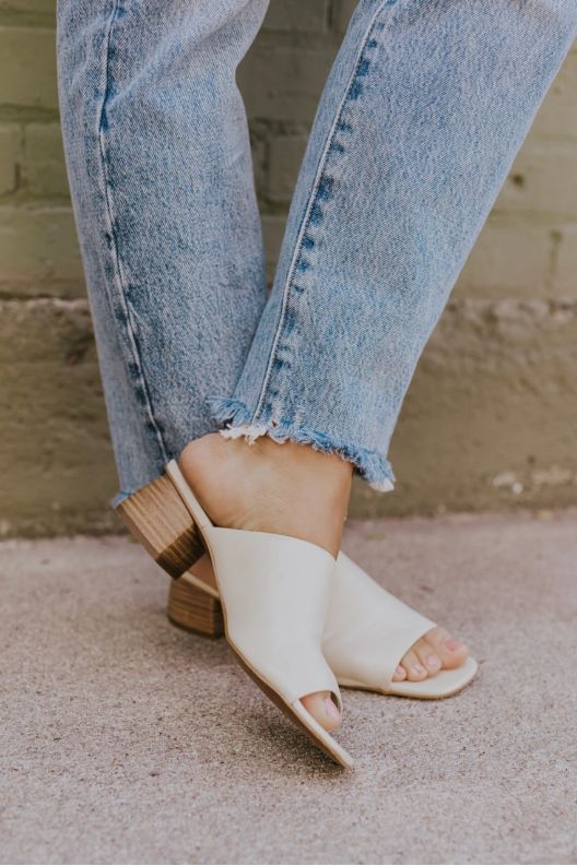 Solid Simple Low Heel Sandals