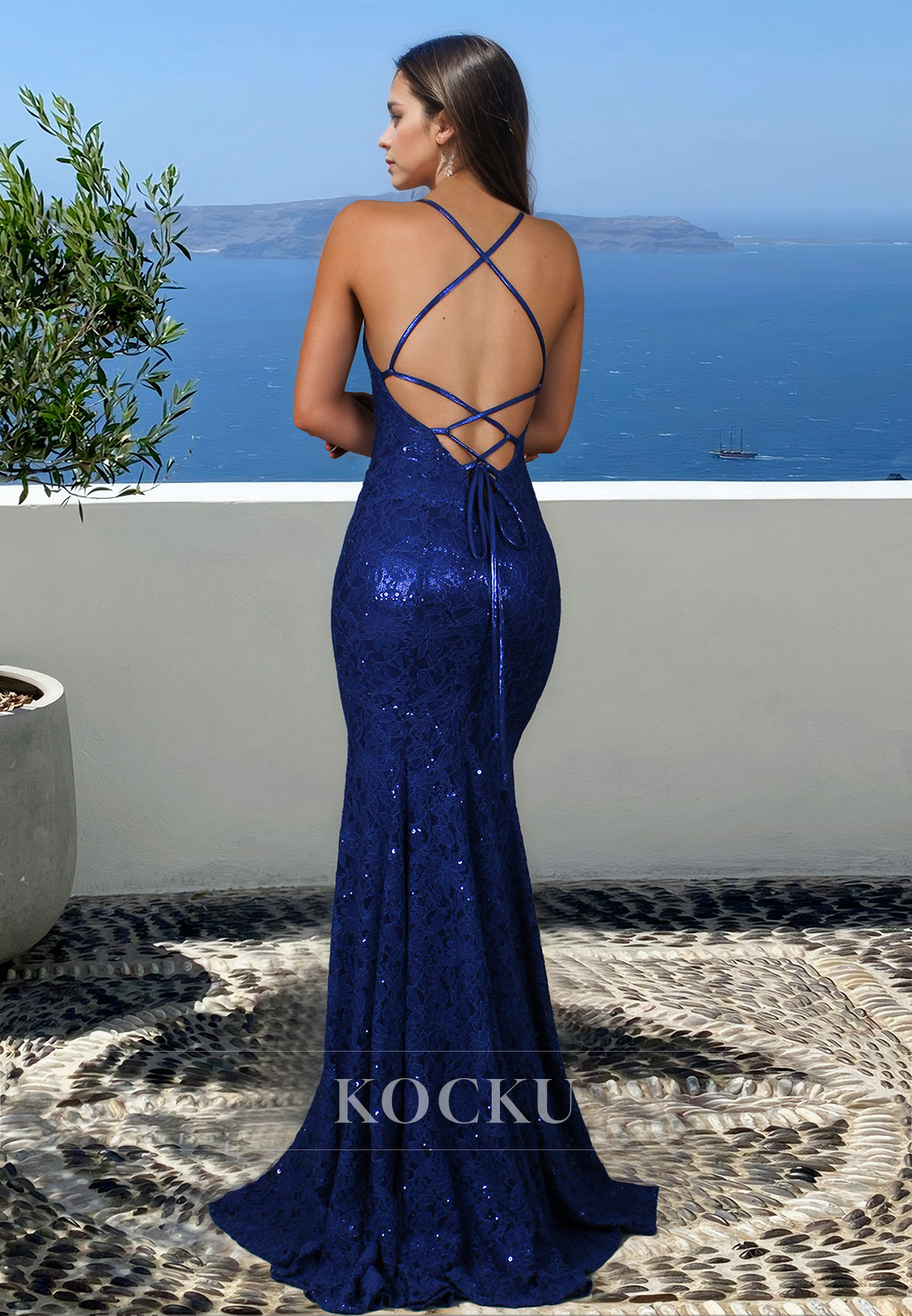 Graceful Spaghetti Straps V-Neck Mermaid Appliques Lace Formal Prom Dress with Train