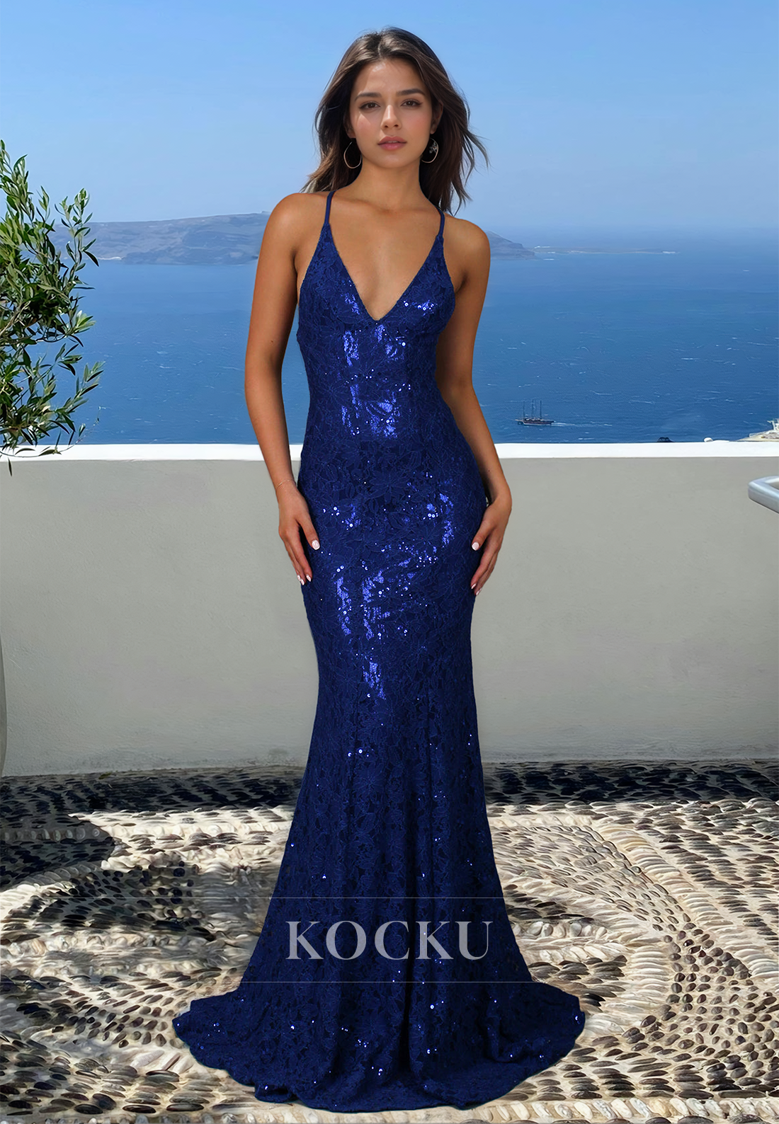 Graceful Spaghetti Straps V-Neck Mermaid Appliques Lace Formal Prom Dress with Train