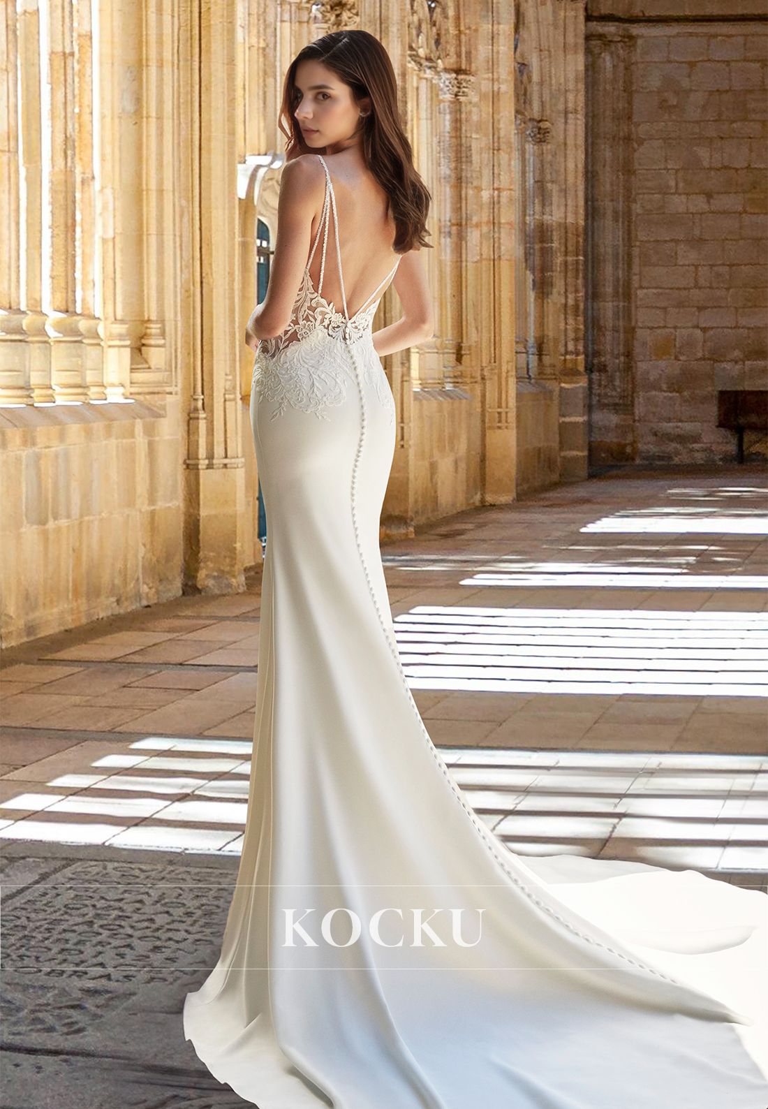 Graceful V-Neck Straps Sleeveless Mermaid Sweep Train Bridal Dress with Appliques Wedding Dress