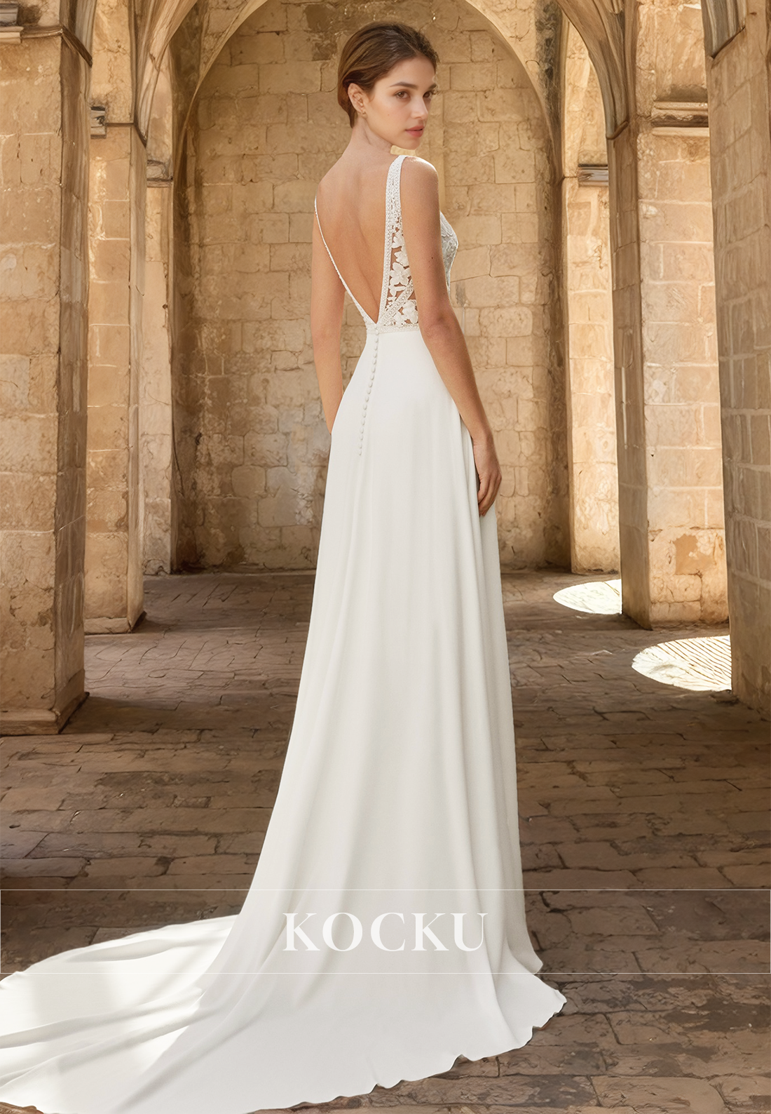 Elegant Bateau Neck Straps Beach Wedding Dress Appliques Pleats Engagement Dress with Train