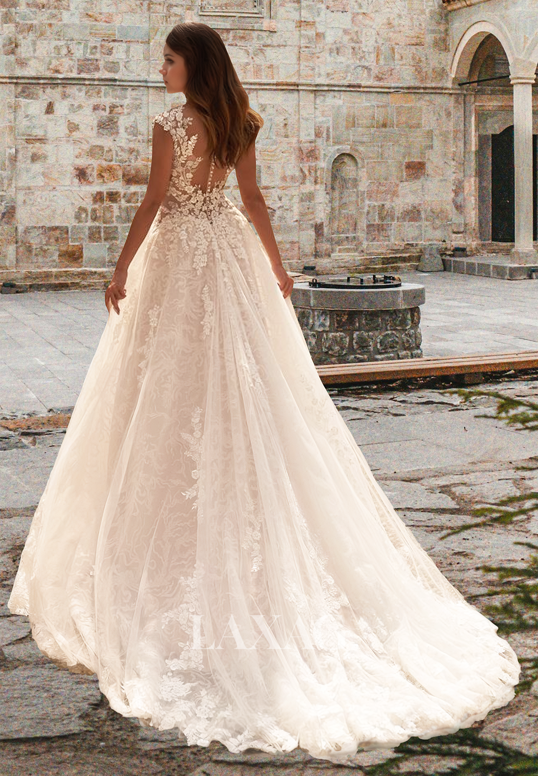 Deep V-Neck Straps Sleeveless A-Line Wedding Dress Allover Lace Applique Bride Gowns with Train