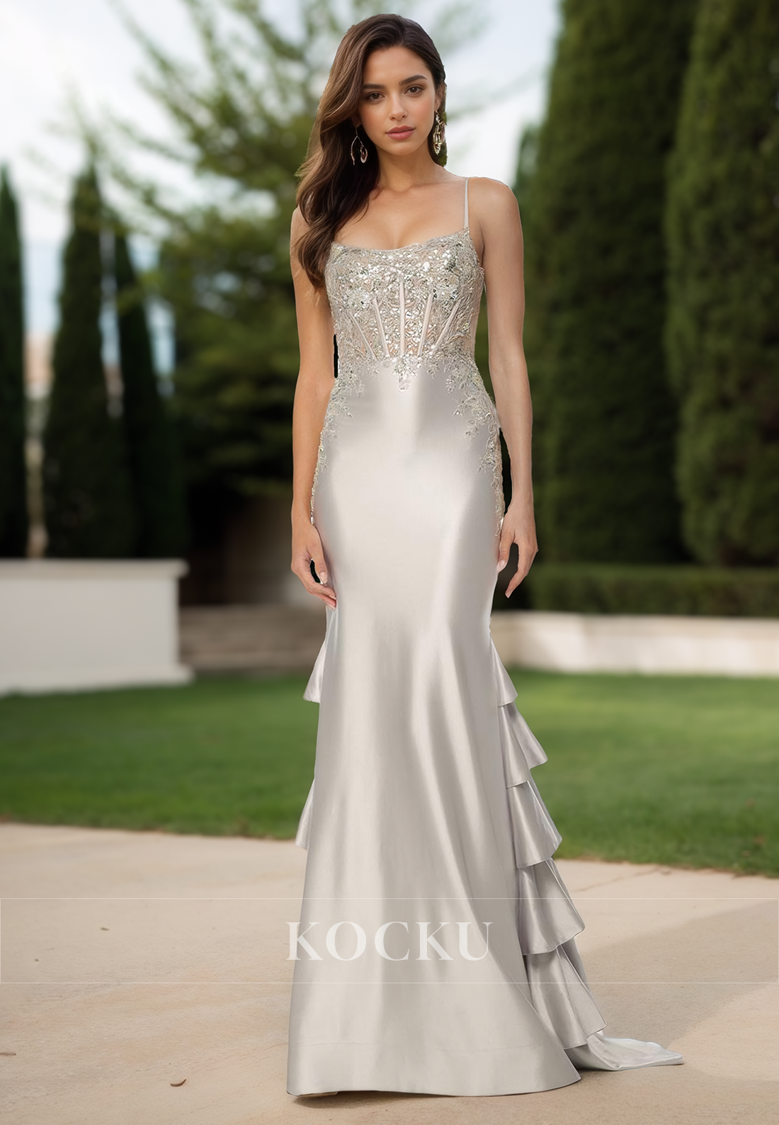 Sparkly Scoop Neck Straps Long Fitted Satin Evening Gowns with Appliques Prom Dress